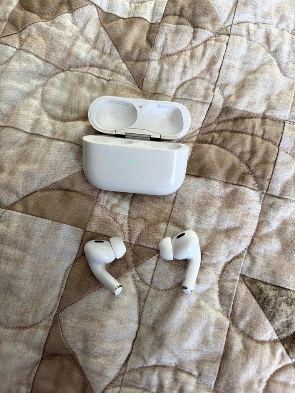 Apple AirPods Pro Wireless Earbud Headphones White